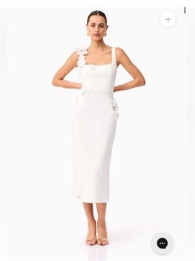 elliatt chantelle white 3d floral applique fitted midi bridal dress size medium